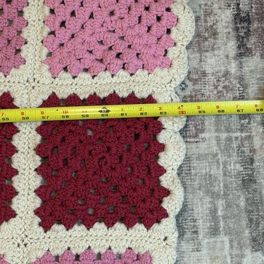 Handcrafted vtg crochet